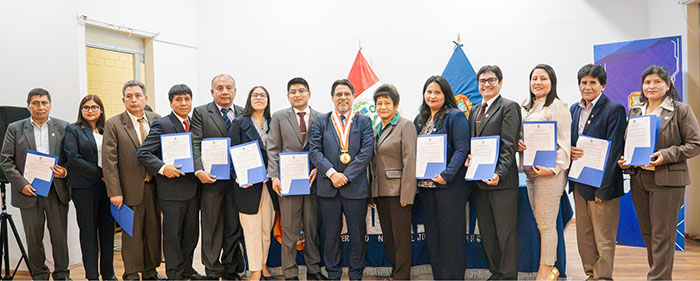 UNAJMA: entregan resoluciones de nombramiento a 14 docentes en el marco de la Ley N° 32171